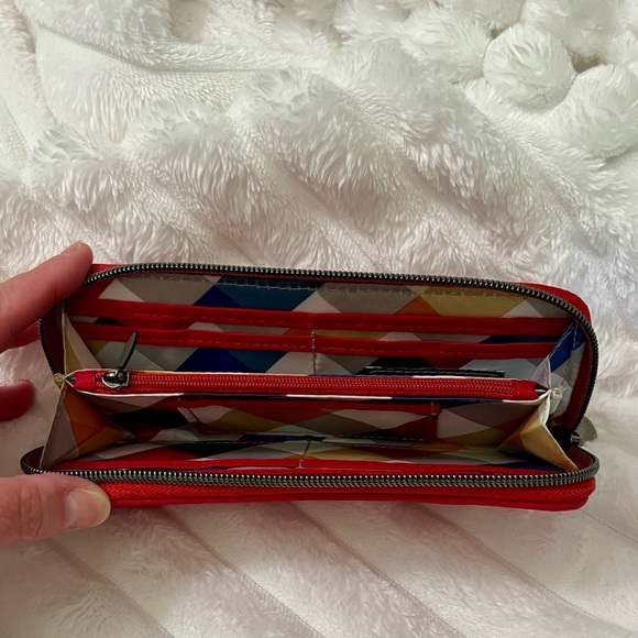 Lug Scarlet Quilted RFID Zip Around Wallet - Picture 2 of 4